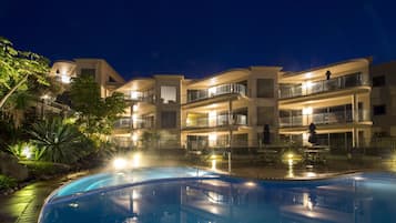 Outdoor pool, sun loungers