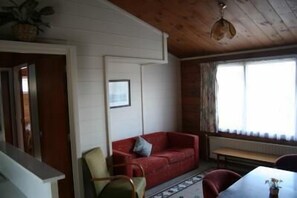 TV - Utuhina Hot Springs Lodge (Rotorua)