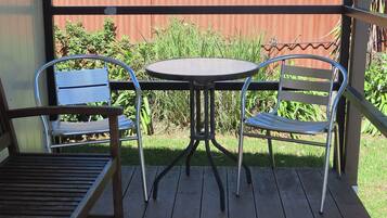 3 Bedroom cabin sleeps 6 | Terrace/patio