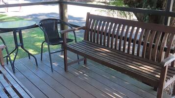 3 Bedroom cabin sleeps 8 | Terrace/patio