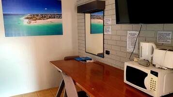 Spa Room (1 x King Bed)