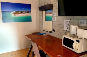 Standardrum - icke-rökare - bubbelbad | Mörkläggningsgardiner, strykjärn/strykbräda och gratis wi-fi