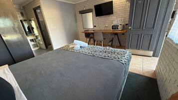 Rom – deluxe | Blendingsgardiner, strykejern/-brett og wi-fi (inkludert)