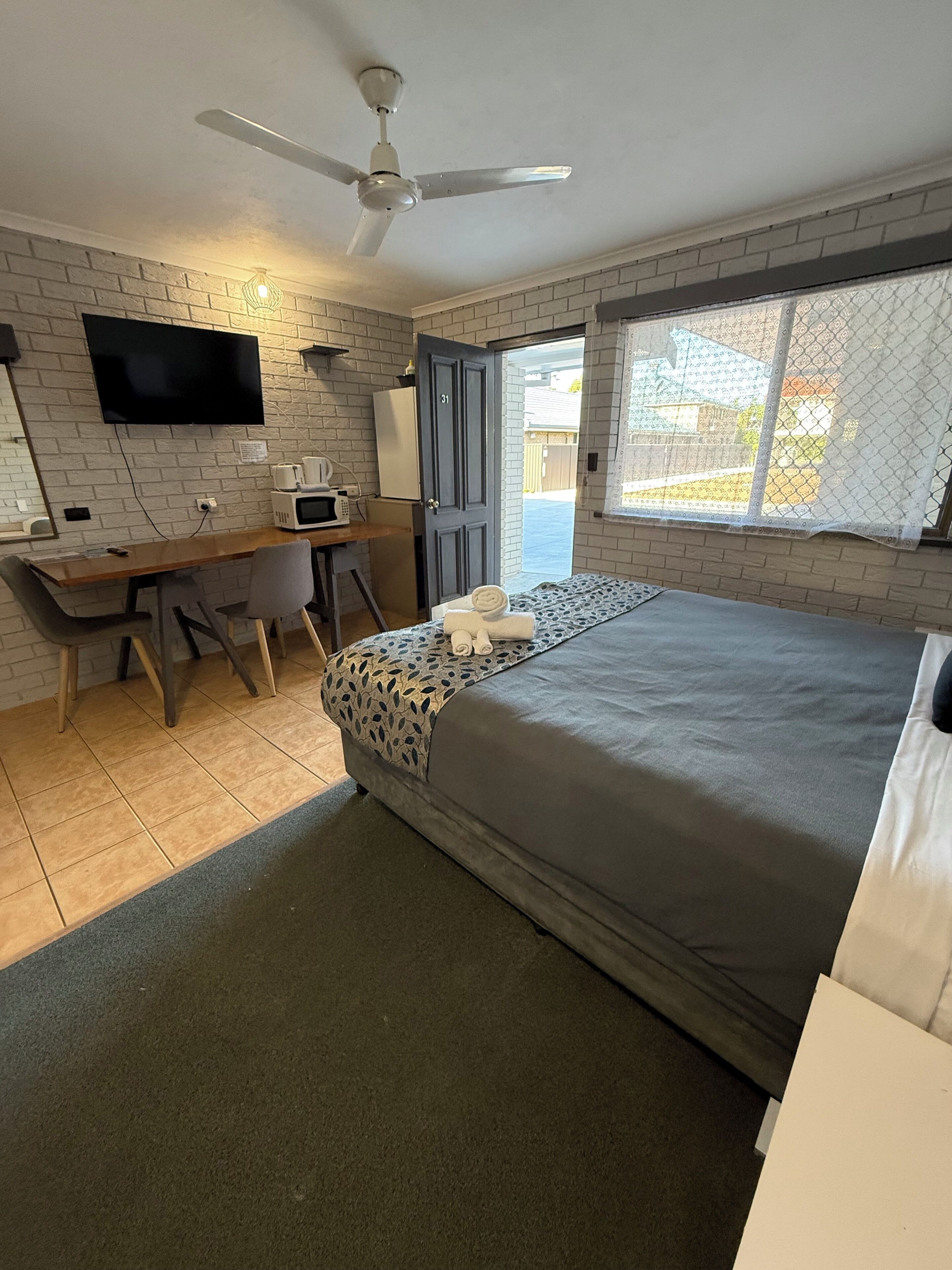 Rom – deluxe | Blendingsgardiner, strykejern/-brett og wi-fi (inkludert)