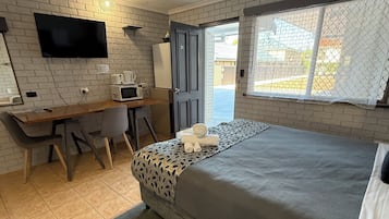 Rom – deluxe | Blendingsgardiner, strykejern/-brett og wi-fi (inkludert)