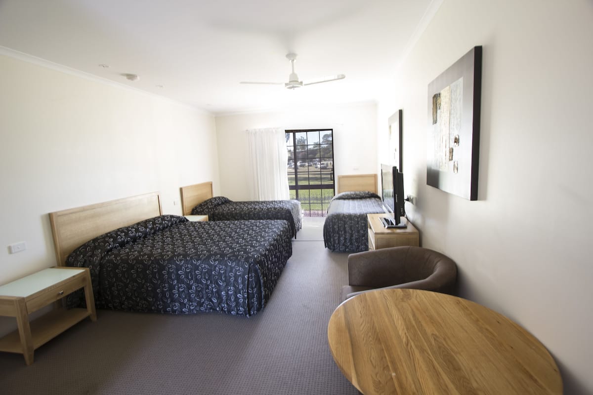 標準套房, 1 間臥室, 非吸煙房 (Twin / Double Room) | 熨斗/熨衫板、免費 Wi-Fi