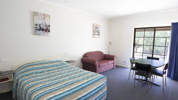 Standard Suite, 1 Bedroom, Non Smoking (Twin / Double Room) | Iron/ironing board, free WiFi