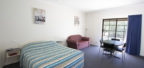 Standard Suite, 1 Bedroom, Non Smoking (Twin / Double Room)