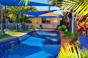 Outdoor pool - Yamba Twin Pines Motel (Yamba)