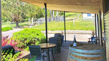 Standard Studio (Cottage 1) | Premium bedding, free WiFi, bed sheets