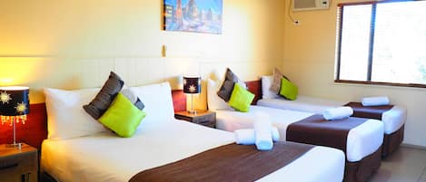 Familienzimmer, Nichtraucher | Schreibtisch, Bügeleisen/Bügelbrett, kostenloses WLAN, Bettwäsche