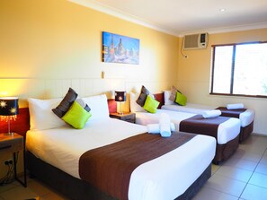 Bureau, fer et planche à repasser, Wi-Fi gratuit, draps fournis