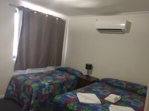 Iron/ironing board, bed sheets - Linwood Lodge Motel (Greenwich)