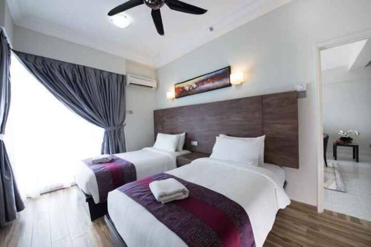 In-room safe, individually furnished, desk, iron/ironing board