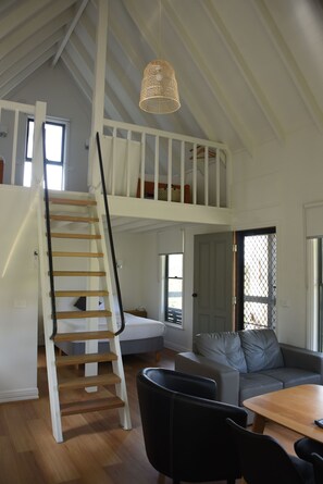 Superior Family Cottage | Living area