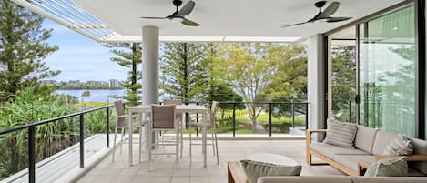 Apartamento superior, varias habitaciones, no fumadores, cocina (3 Bed Superior Apt 3 Nts) | Terraza o patio