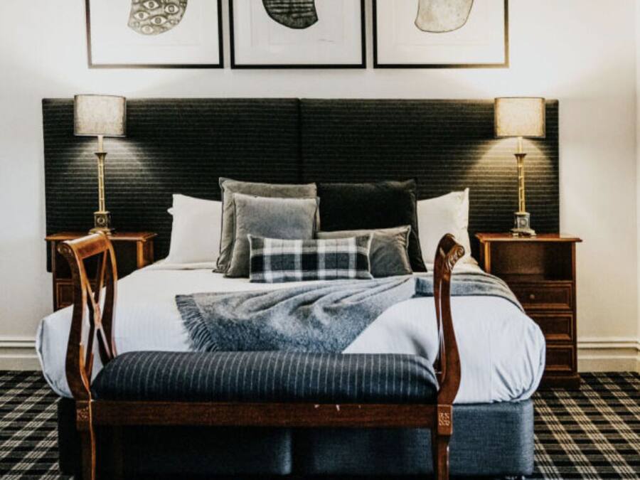 The Executive Suite | Free WiFi, bed sheets