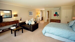 Premium Studio Suite, 1 King Bed, Non Smoking, Mountain View (Mt Dunblane self cater) - Marchmont Gardens (Hanmer Springs)