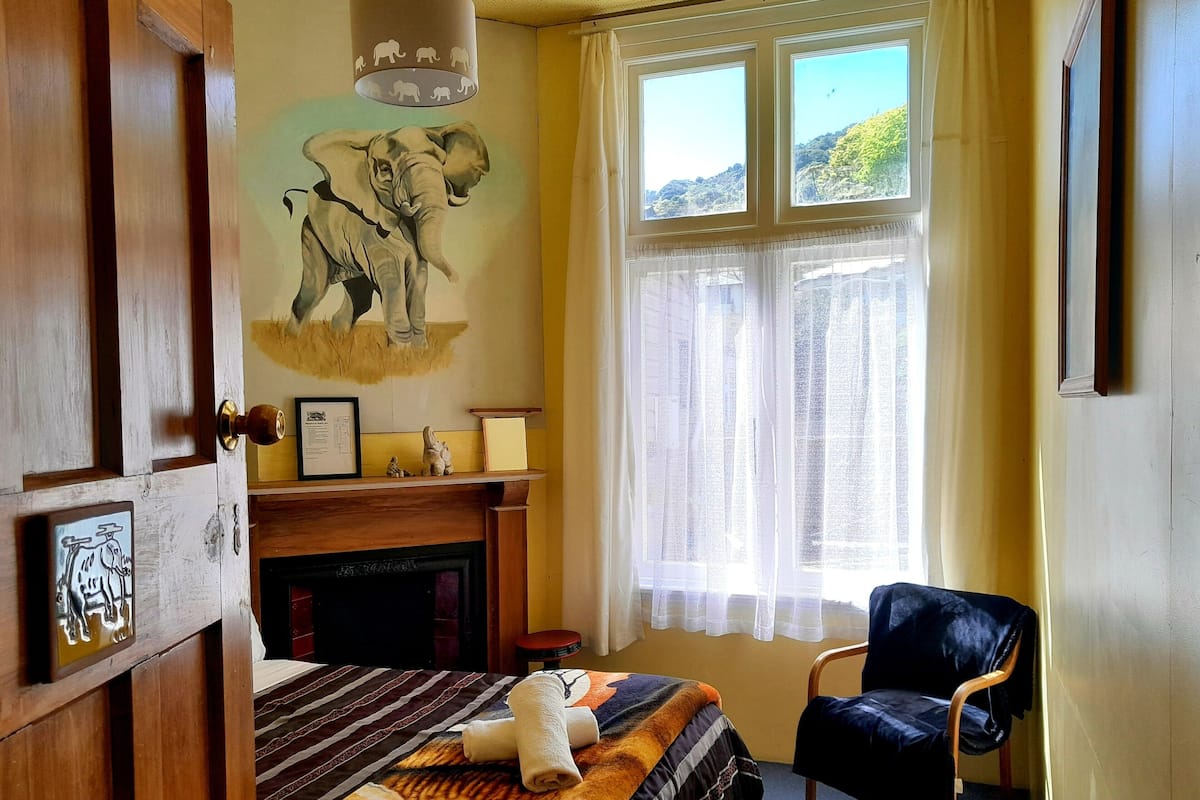 Basic Double Room | Dihias secara berasingan, seterika/papan seterika, Wi-fi percuma