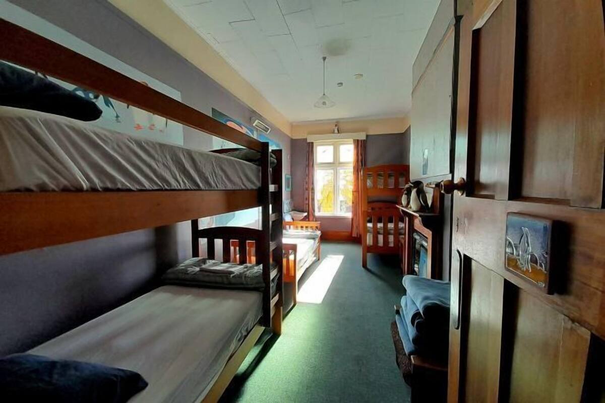 Habitacions insonoritzades, wifi gratuïta i roba de llit