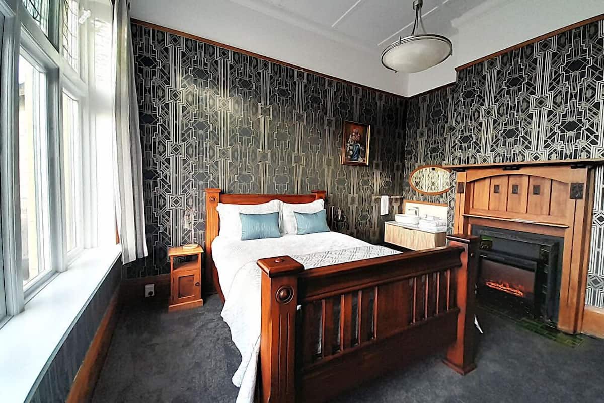 Superior Double Room | Soundproofing, free WiFi, bed sheets