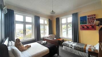 Standaard kamer, gemeenschappelijke badkamer (Twin/ Triple Room) | Geluiddichte muren, gratis wifi, beddengoed