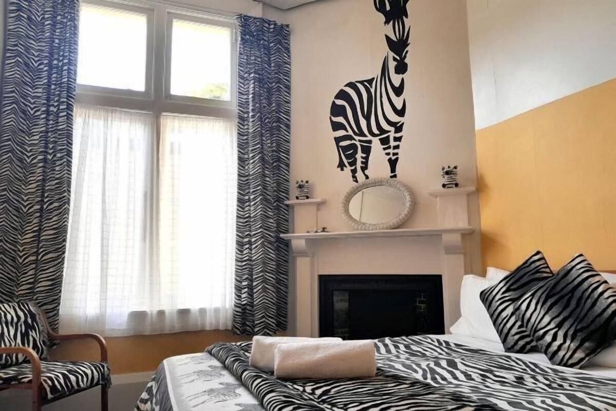 Habitacions insonoritzades, wifi gratuïta i roba de llit