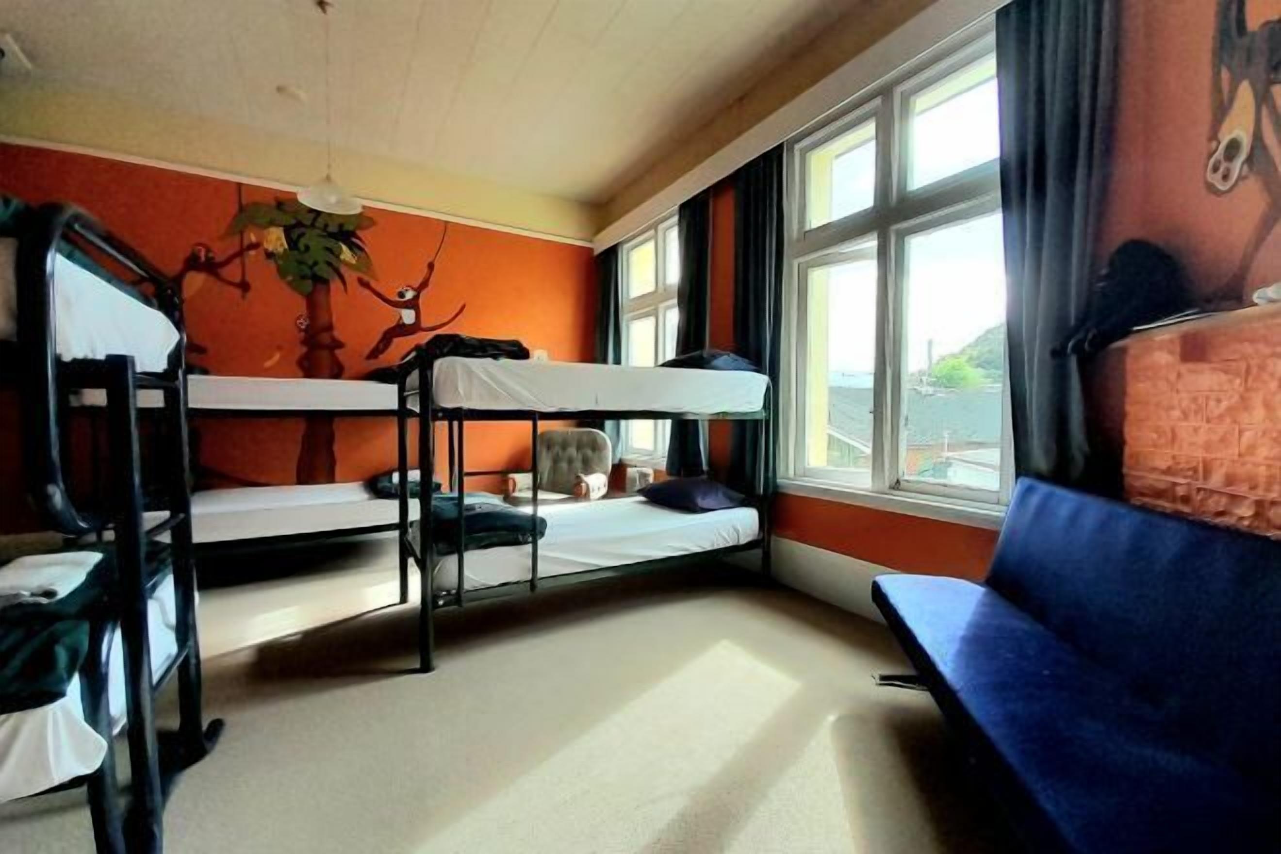 Individually decorated, iron/ironing board, free WiFi, bed sheets