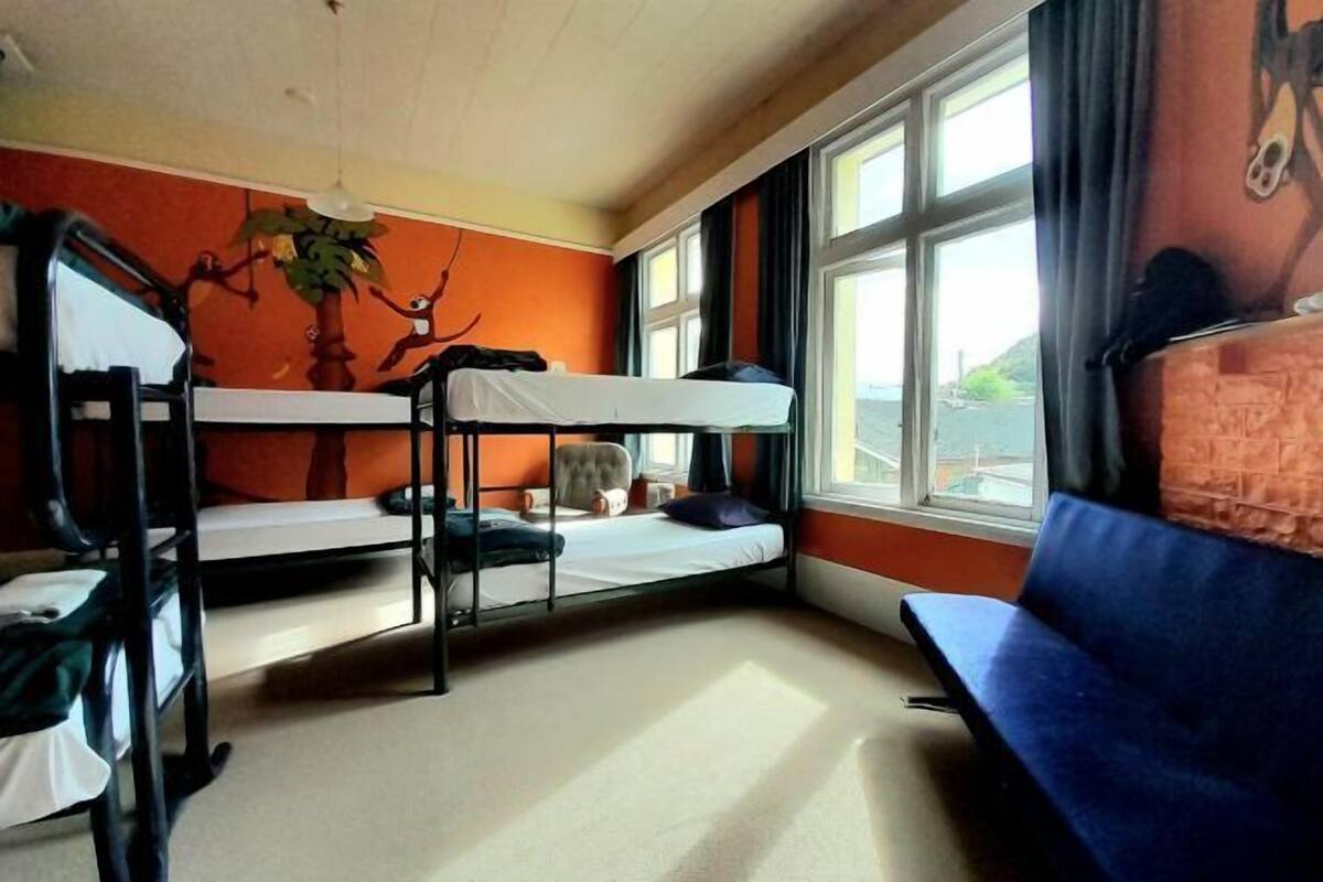 Habitacions insonoritzades, wifi gratuïta i roba de llit