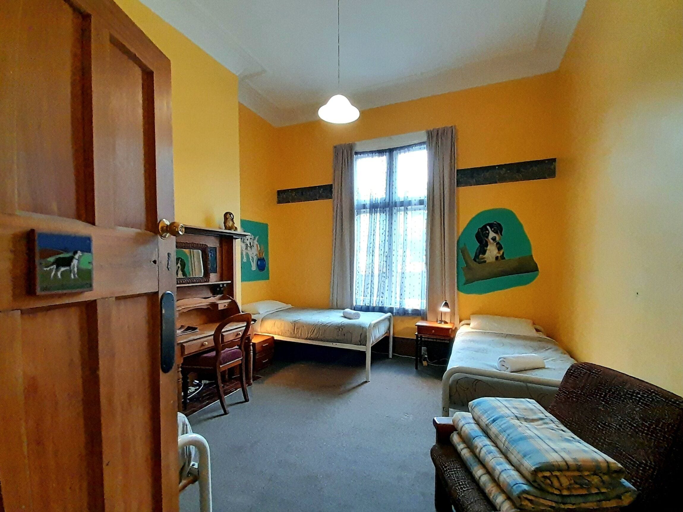 Triple Room | Individually decorated, iron/ironing board, free WiFi, bed sheets