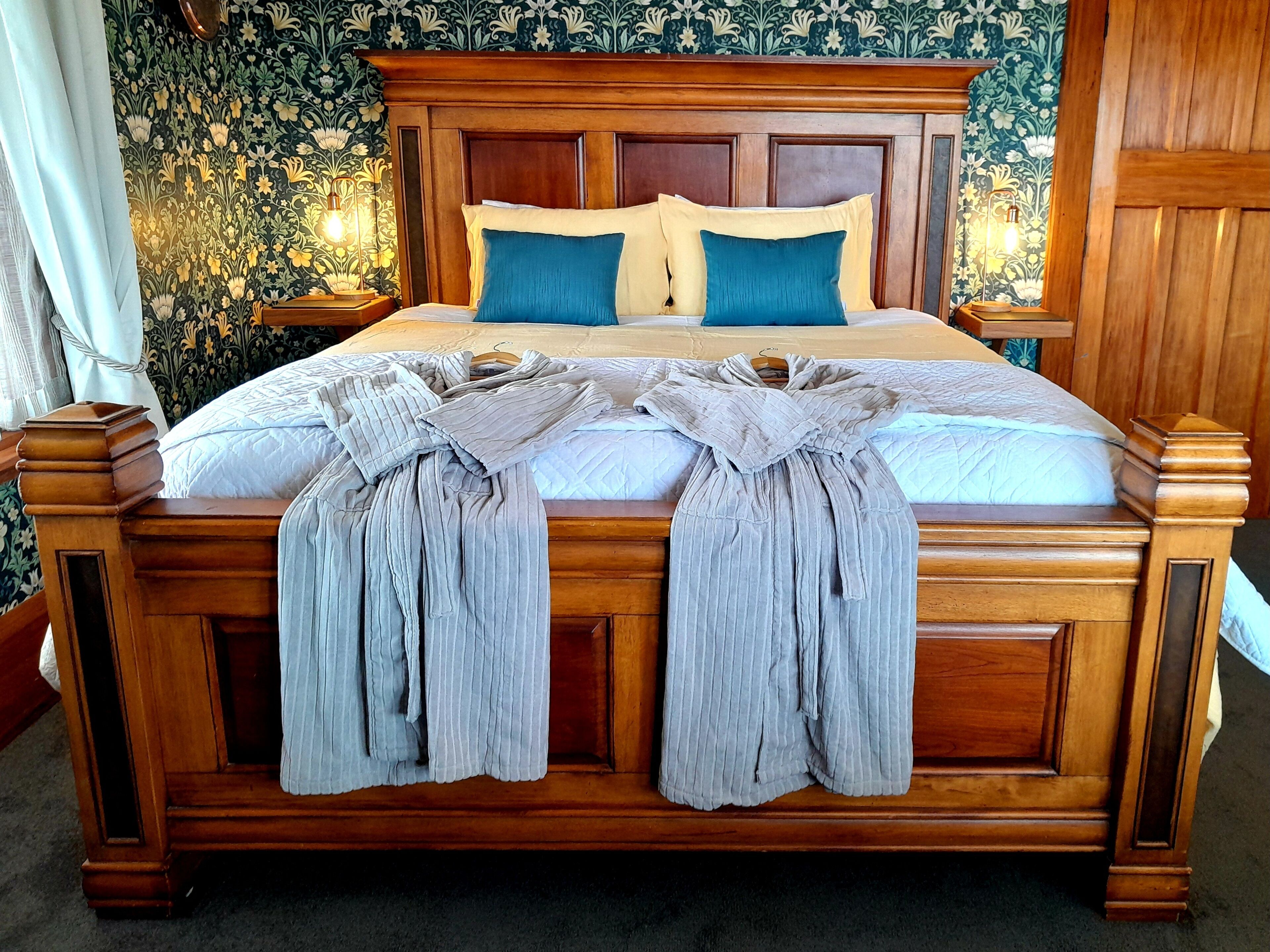 Deluxe Double Room | Individually decorated, iron/ironing board, free WiFi, bed sheets