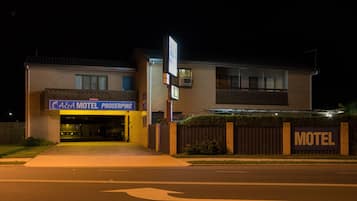 Façade de l’hébergement - soirée/nuit