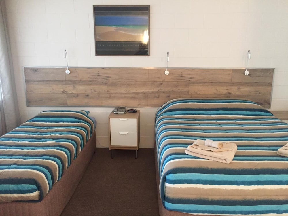 A & A Motel photo 4