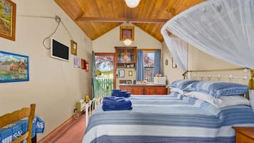 開放式客房, 1 張標準雙人床, 私人浴室, 地面層 (Garden Cottage) | 1 間臥室、獨特裝潢、布置獨特、書桌