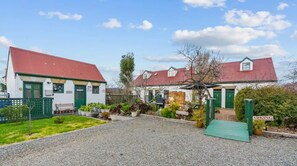 Individually decorated, individually furnished, desk, free WiFi - Sorell Barracks (Sorell)