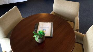 Family Studio, Multiple Beds, Non Smoking, Kitchenette (Upstairs) | Living area | Smart TV