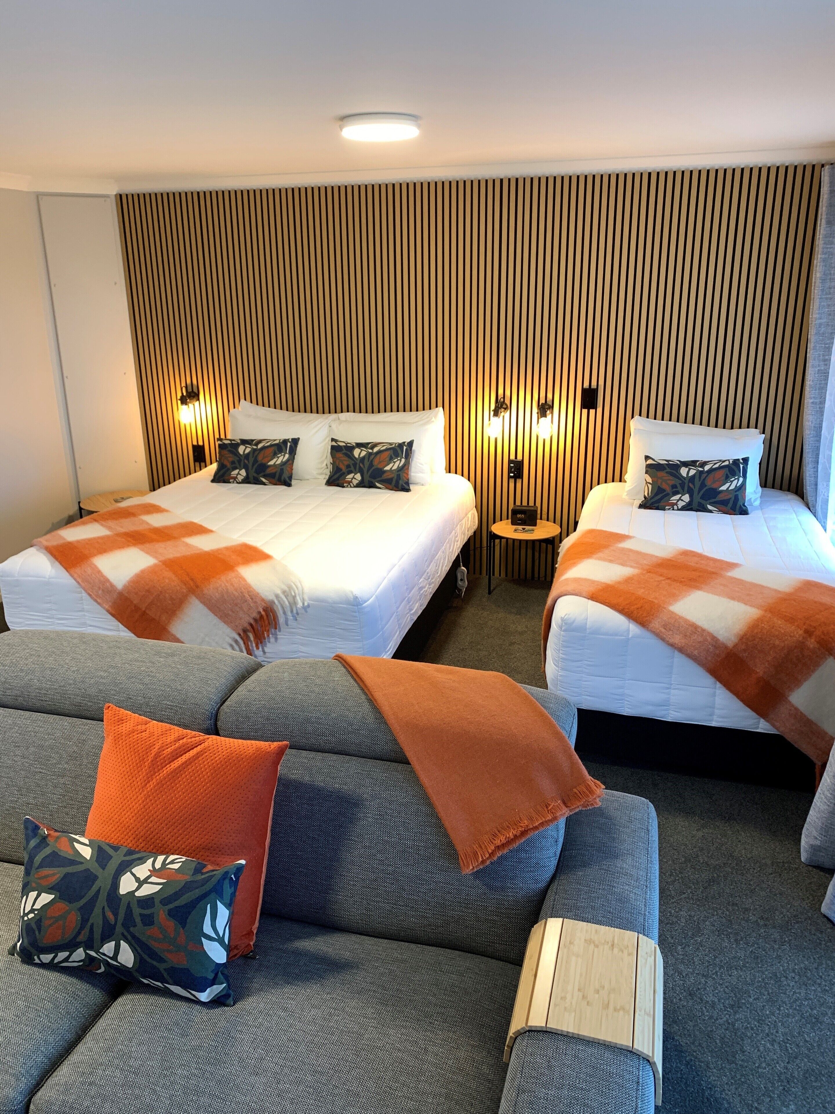 Family Studio, Multiple Beds, Non Smoking, Kitchenette (Ground)  | Wi-Fi ฟรี, ผ้าปูที่นอน