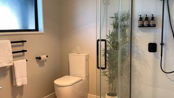 Family Studio, Multiple Beds, Non Smoking, Kitchenette (Ground) | Bathroom | Shower, towels