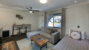 Standard Suite, 1 Bedroom, Non Smoking, Kitchenette (Twin Room) | Living area