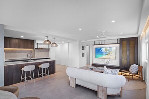 2 Bedroom Ocean View Penthouse | Living area