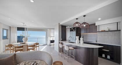 Elouera Tower Beachfront Apartments