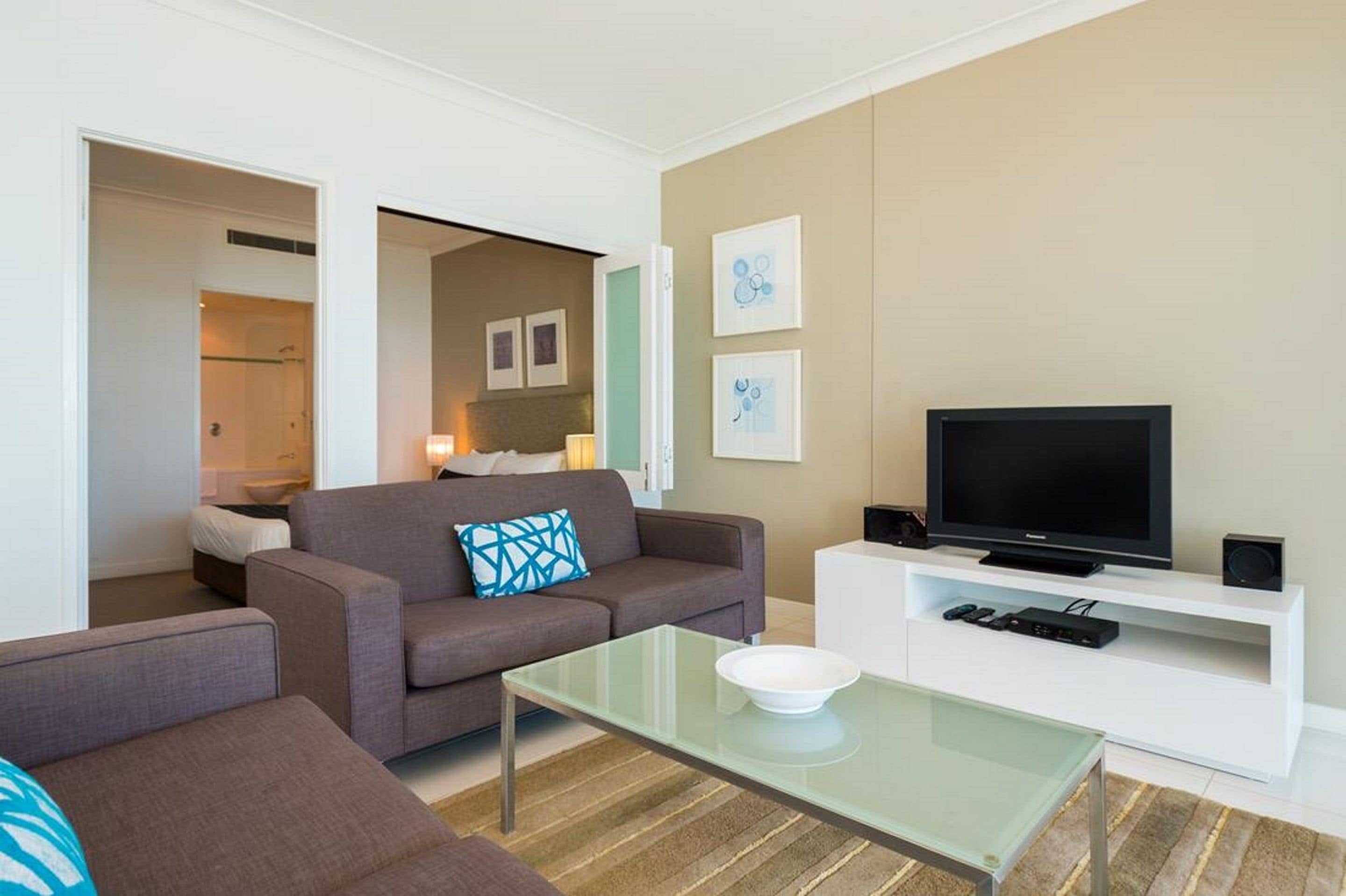 Silvershore Apartments on the Broadwater — image 17