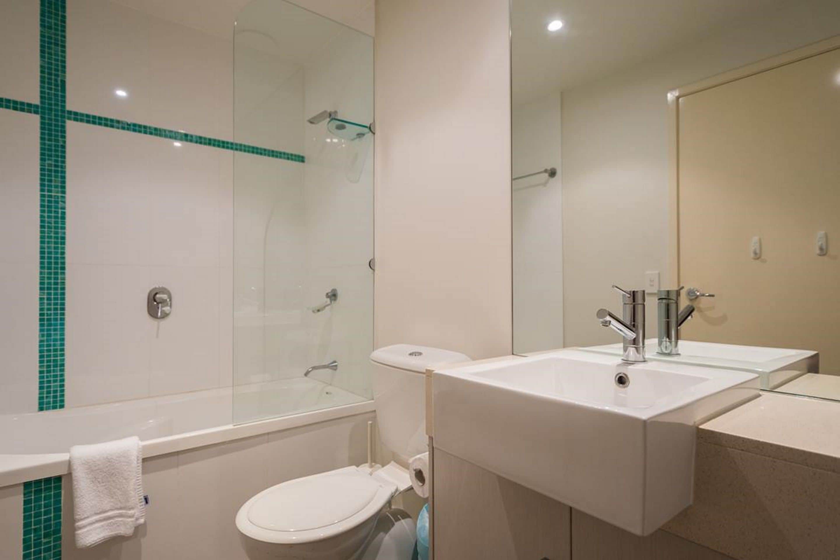 Silvershore Apartments on the Broadwater — image 19