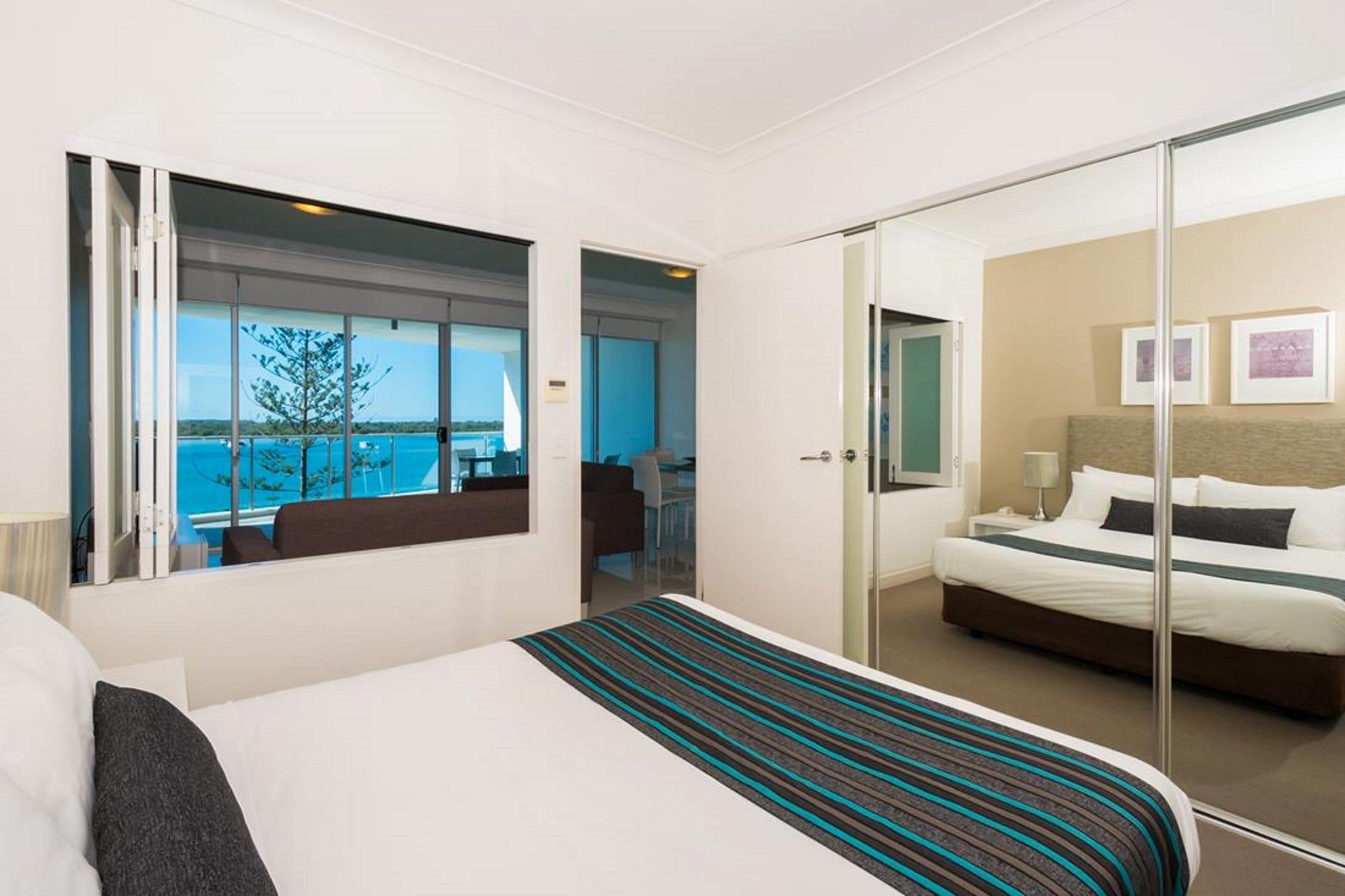 Silvershore Apartments on the Broadwater — image 16