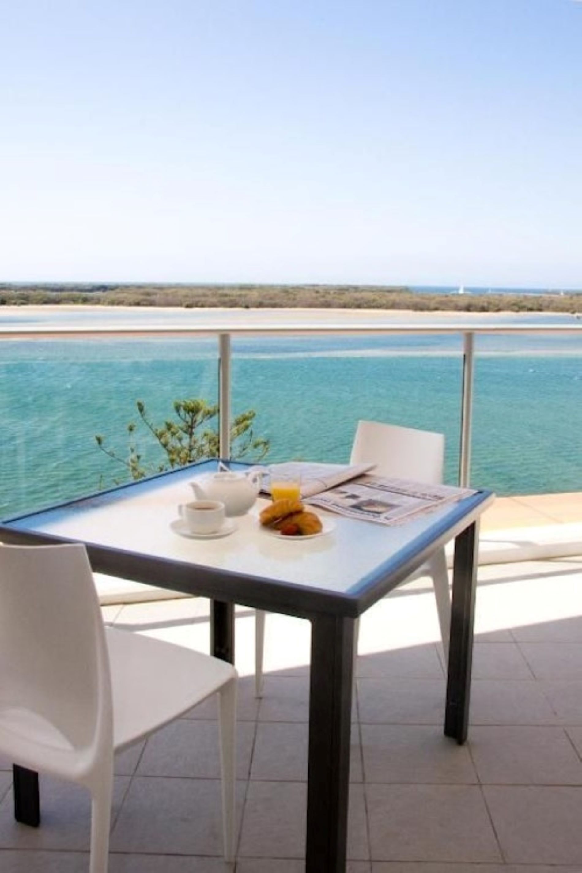 1 Bedroom Superior Apartment with Broadwater View | Balcony view