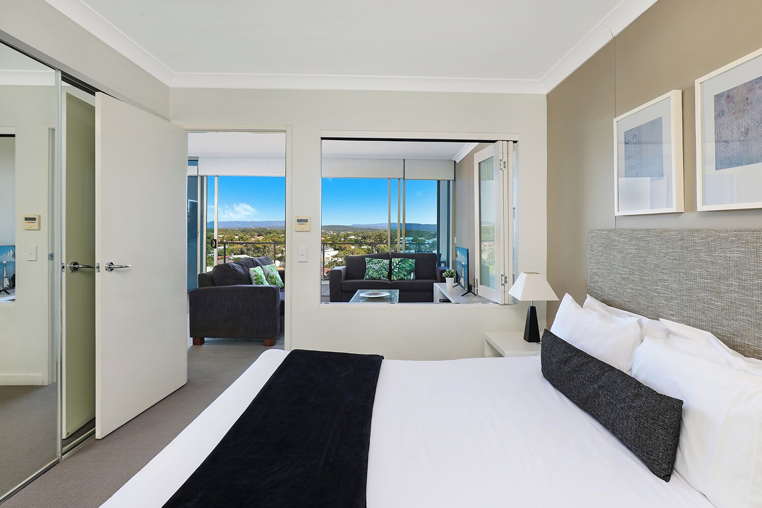 Two Bedroom Apartment (Pool Access) | Individuell dekoriert, individuell eingerichtet, Bügeleisen/Bügelbrett