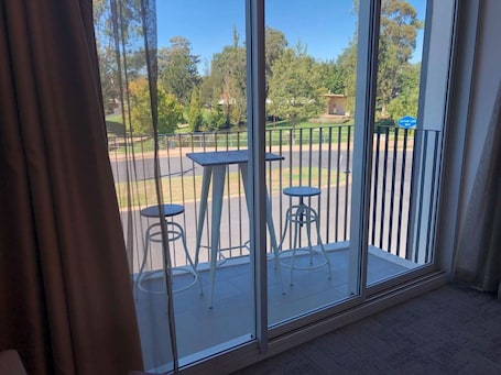 Superior Room, 1 King Bed, Balcony | Park view