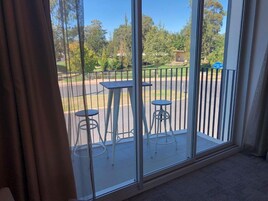 Superior Room, 1 King Bed, Balcony | Park view