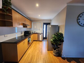 Departamento estándar, 2 habitaciones | Cocina privada | Comedor