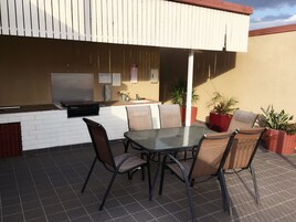 Área de parrillas y picnic